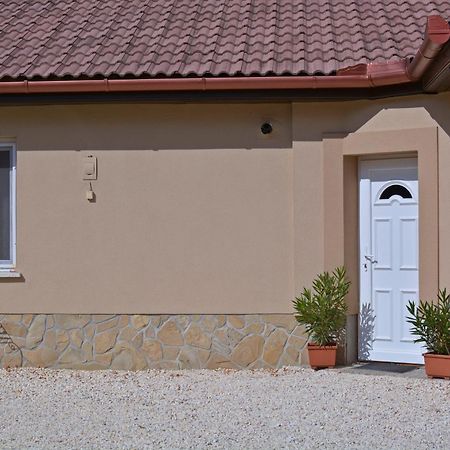 R.Gold Apartman Mako Exterior photo