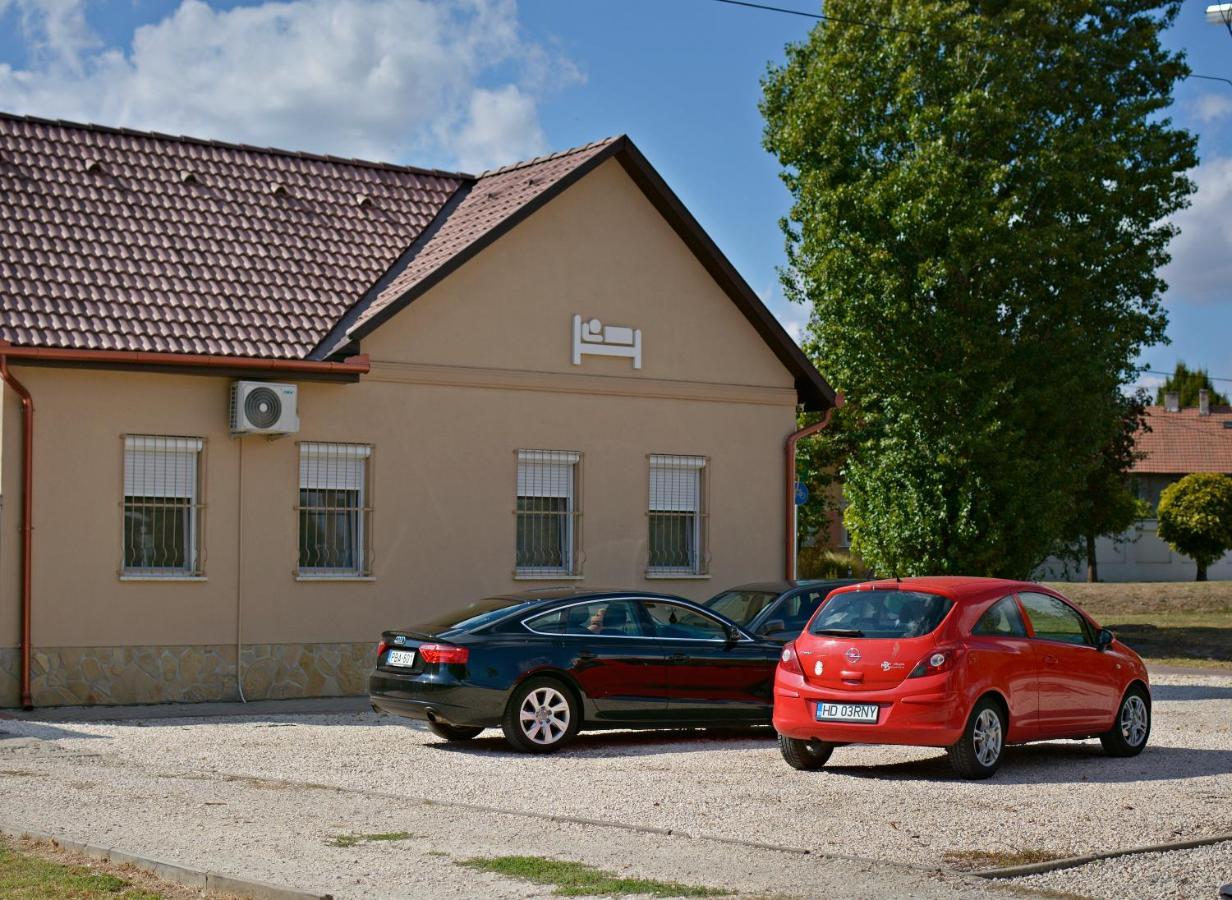 R.Gold Apartman Mako Exterior photo