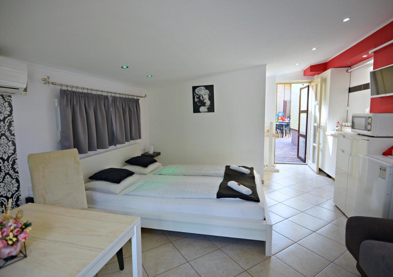 R.Gold Apartman Mako Exterior photo