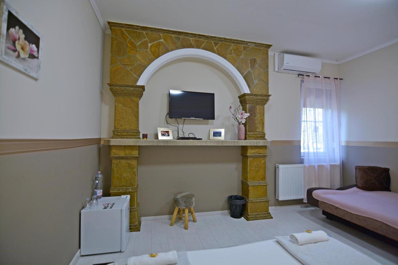R.Gold Apartman Mako Exterior photo