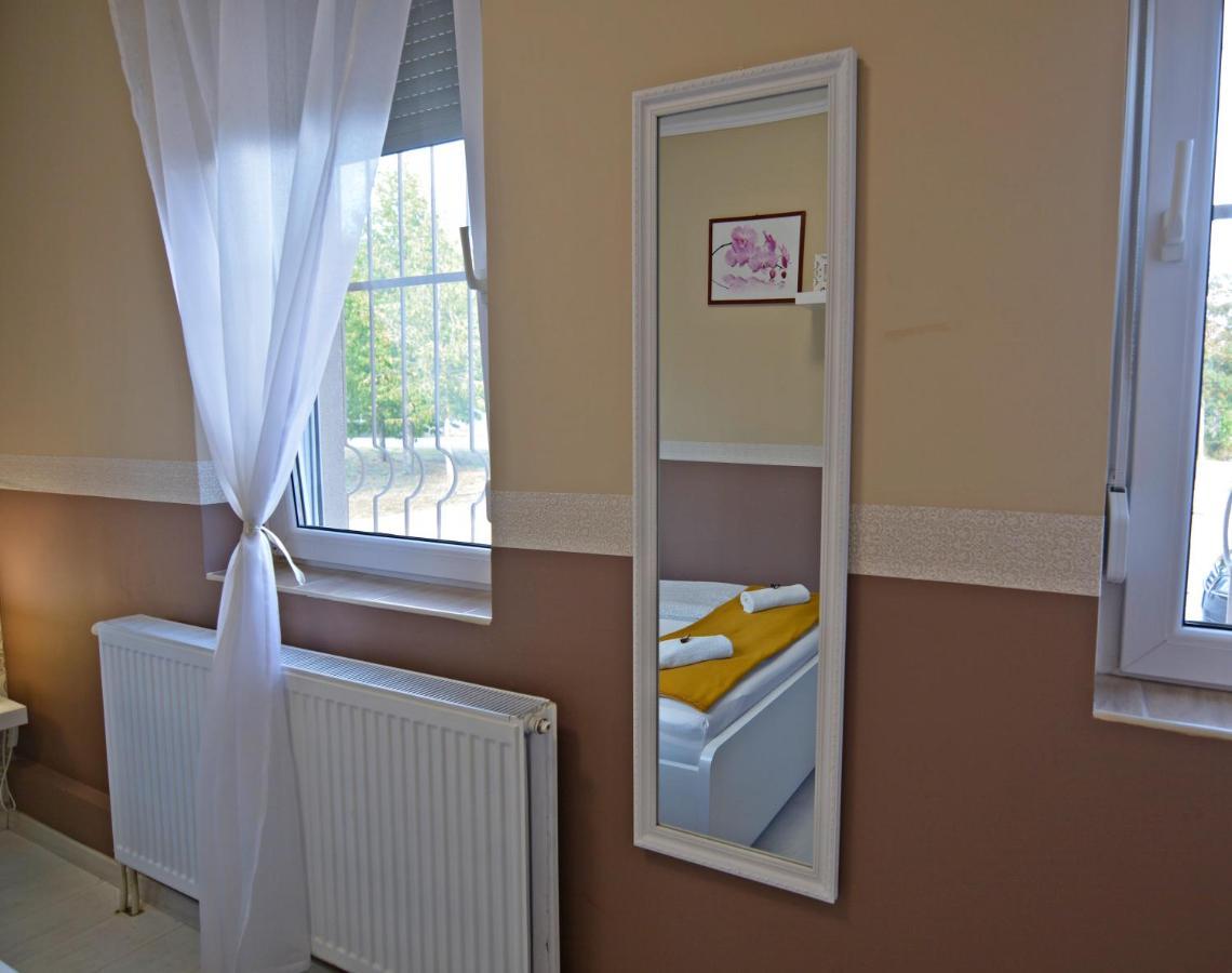 R.Gold Apartman Mako Exterior photo