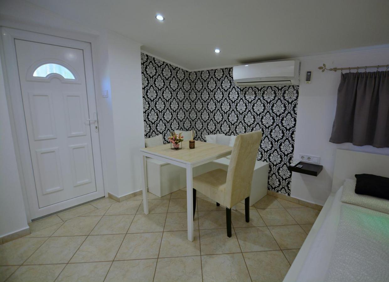 R.Gold Apartman Mako Exterior photo