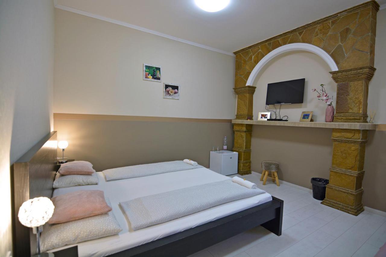 R.Gold Apartman Mako Exterior photo