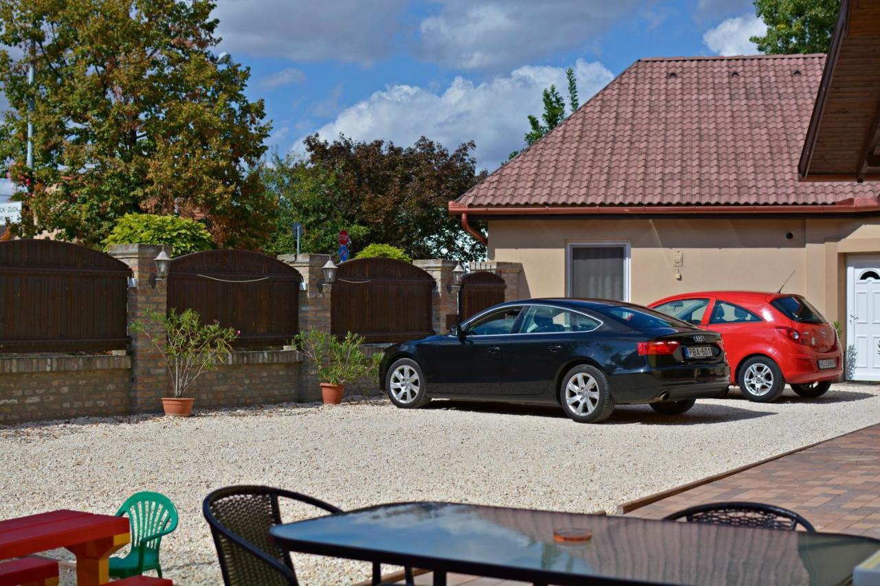 R.Gold Apartman Mako Exterior photo