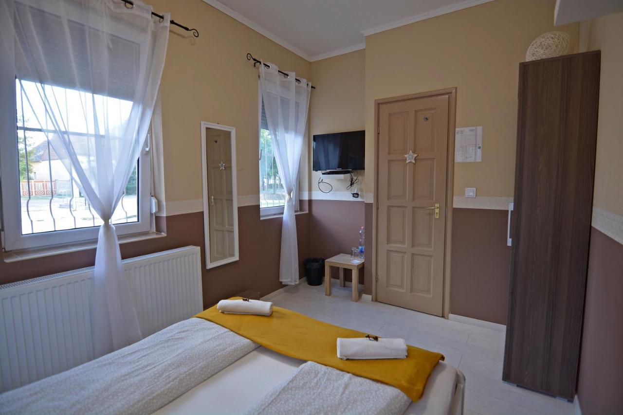 R.Gold Apartman Mako Exterior photo