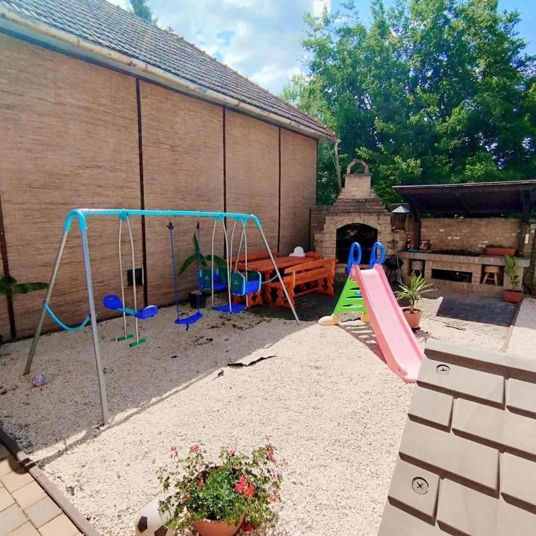 R.Gold Apartman Mako Exterior photo